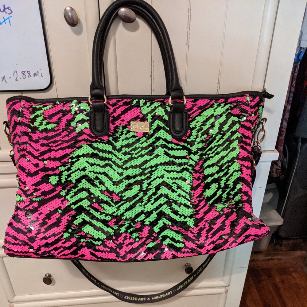 Betsy Johnson Weekender change Sequin bag